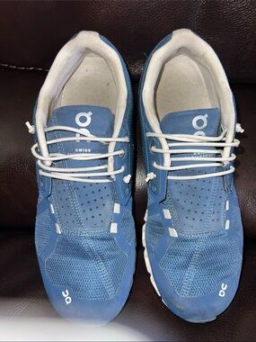 On Running Women's Navy Blue and White Sneakers